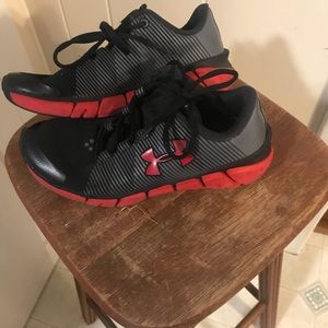 Youth Boys Under Armour Sneakers 3.5Y